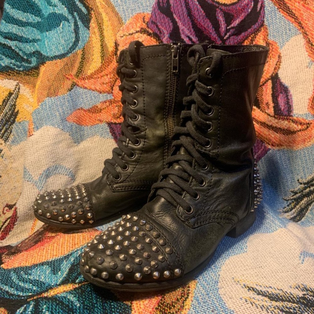 STEVE MADDEN Studded Leather Boots